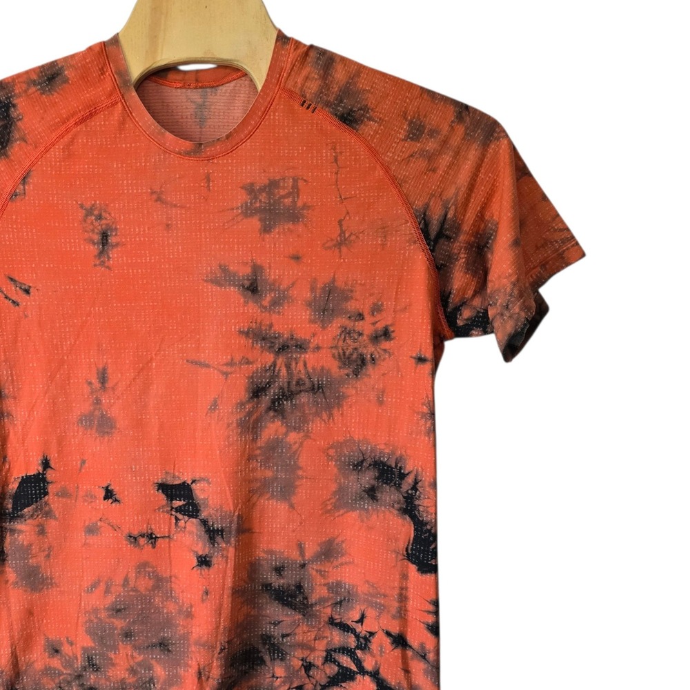 Lululemon Metal Vent Tech Short Sleeve Shirt Mens XL Orange Black Tie Dye 0667